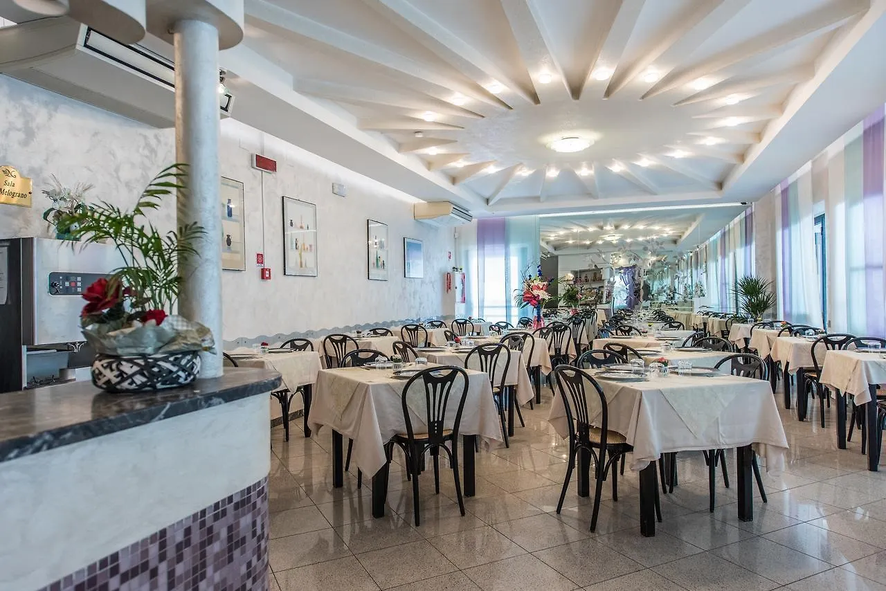 ***  Hotel Nuovo Giardino リミニ イタリア