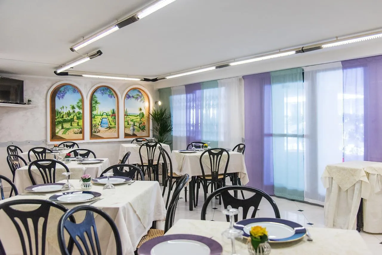 Hotel Nuovo Giardino リミニ 3*,  イタリア